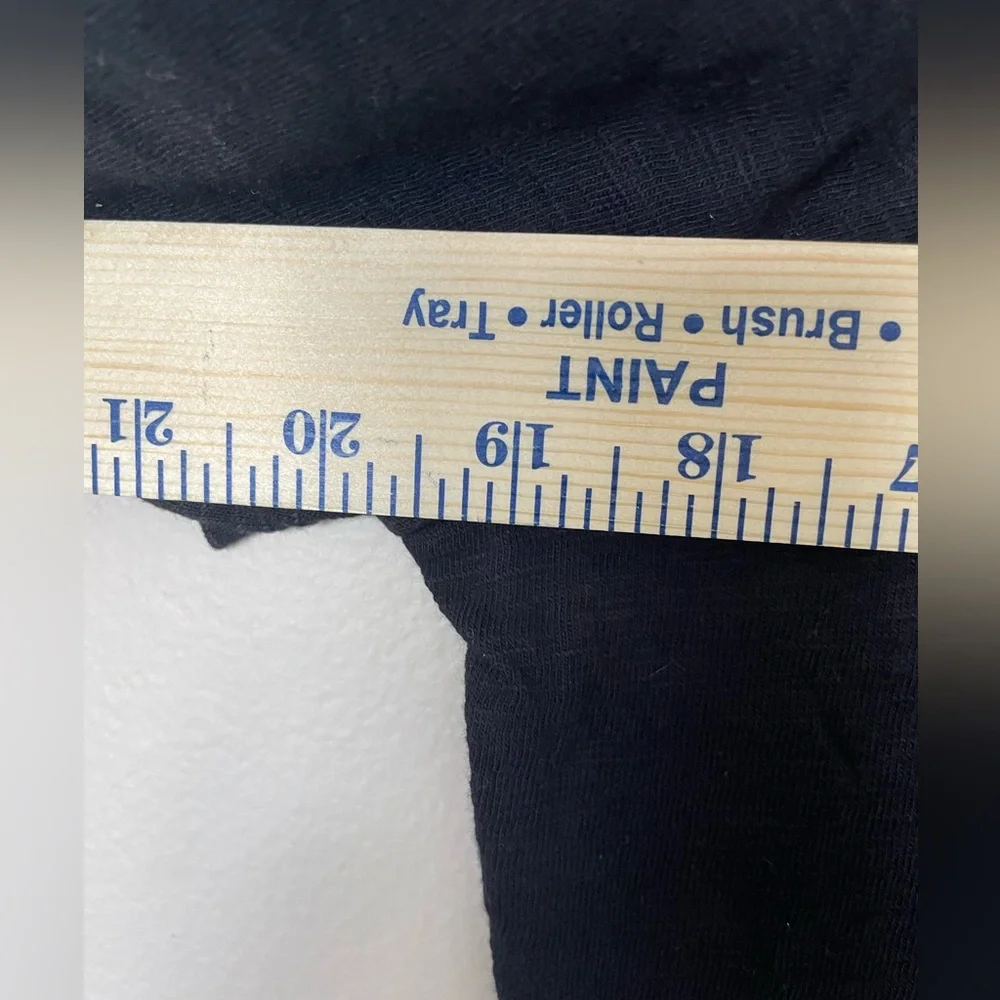 Talbots Embroidered Elephants Short Sleeve Crew Neck T-Shirt Size Medium Petite - Picture 8 of 9